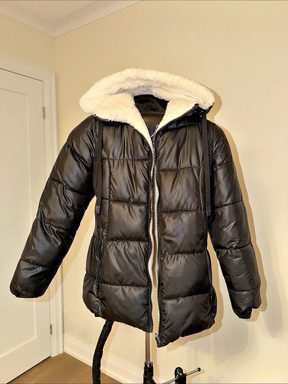 Steve Madden Hooded Puffer Jacket in Black & White